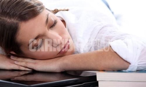 combattere_sonnolenza-pomeridiana combattere_sonnolenza-pomeridiana