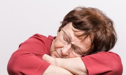 stanchezza-età-avanzata dieta-per-il-caldo