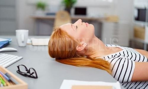 combattere-stanchezza-sonnolenza-dopo-pasti combattere-stanchezza-sonnolenza-dopo-pasti